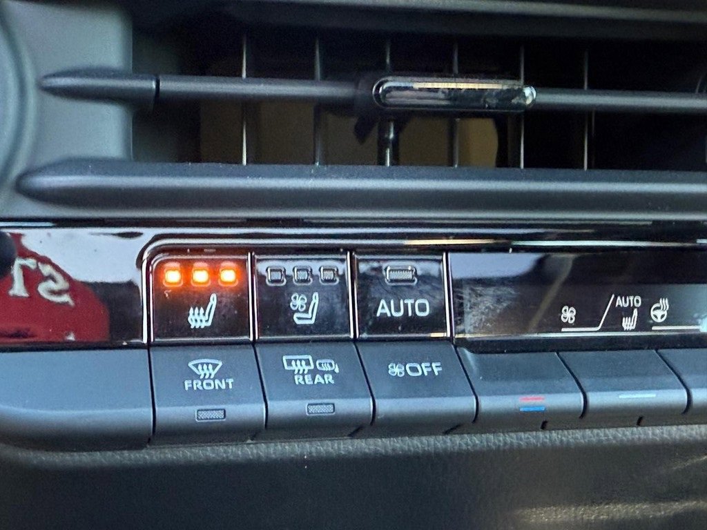 Certified 2025 Toyota Crown Platinum image 25