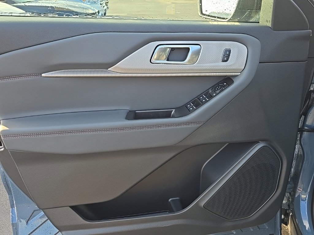 New 2026 Ford Explorer Active image 7