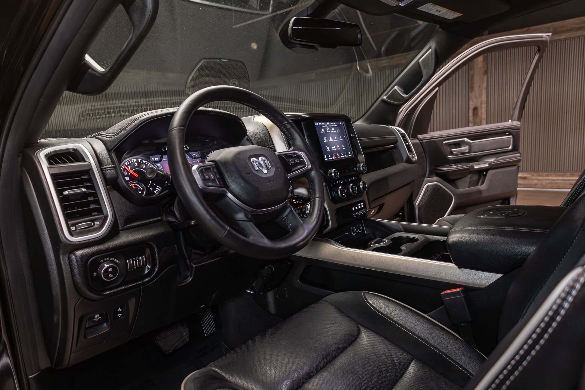 Used 2019 RAM 1500 Laramie w/ Sport Appearance Package AWD/4WD image 12