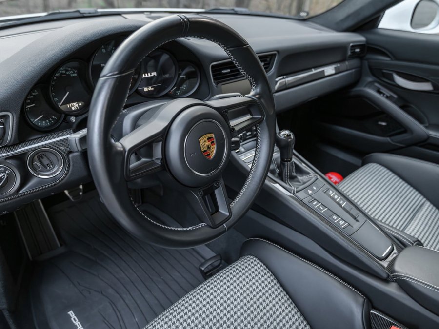 Used 2016 Porsche 911 R image 17