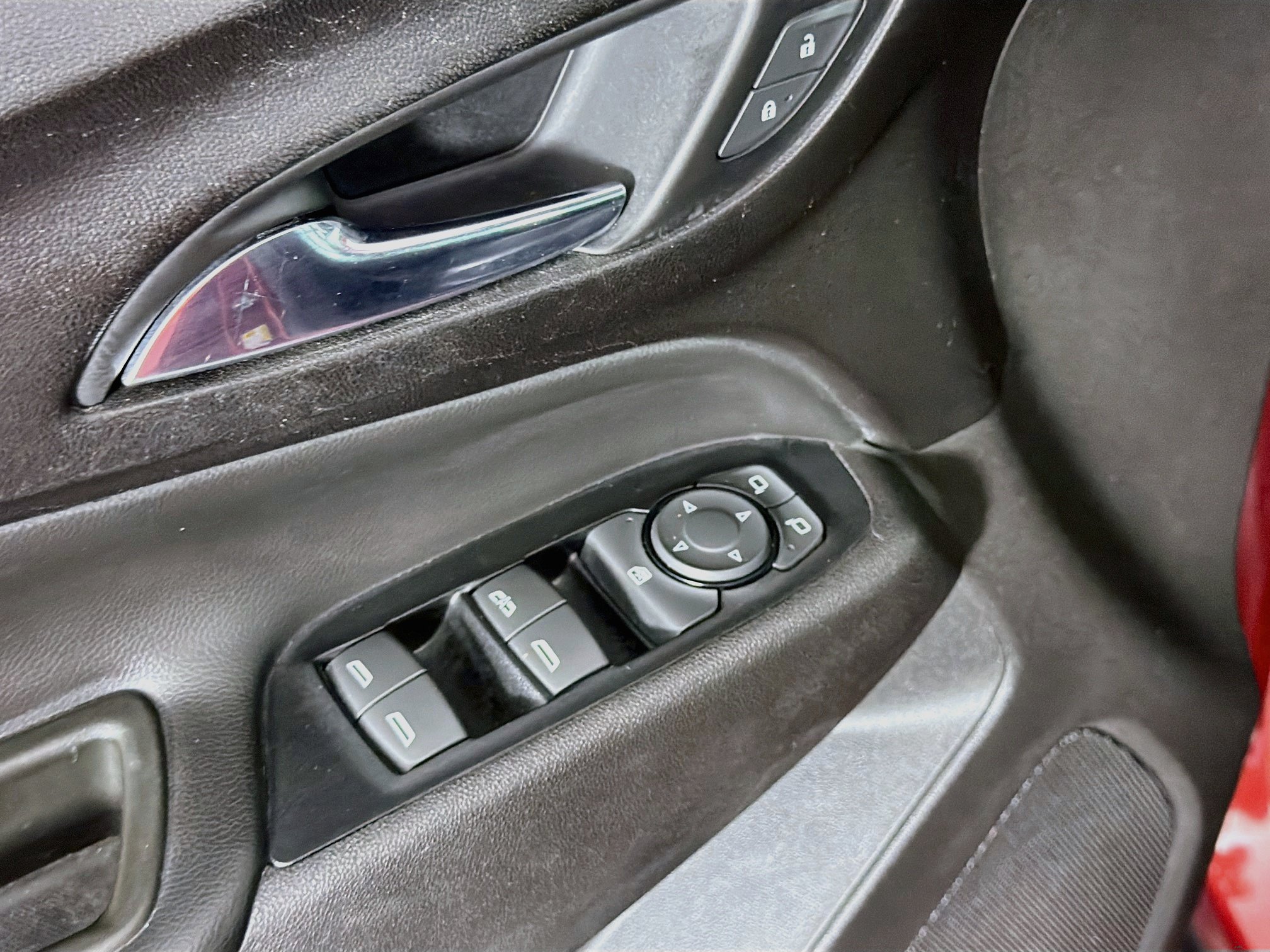 Used 2018 Chevrolet Equinox LT FWD image 15
