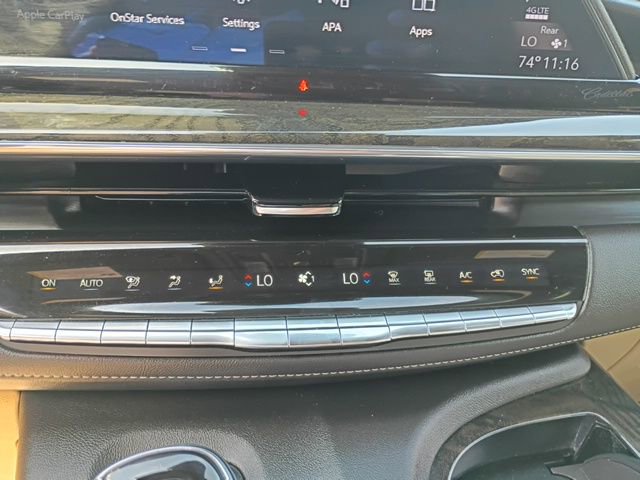 Used 2024 Cadillac Escalade Premium Luxury image 3