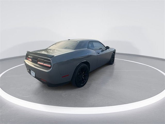 Used 2018 Dodge Challenger SXT image 8