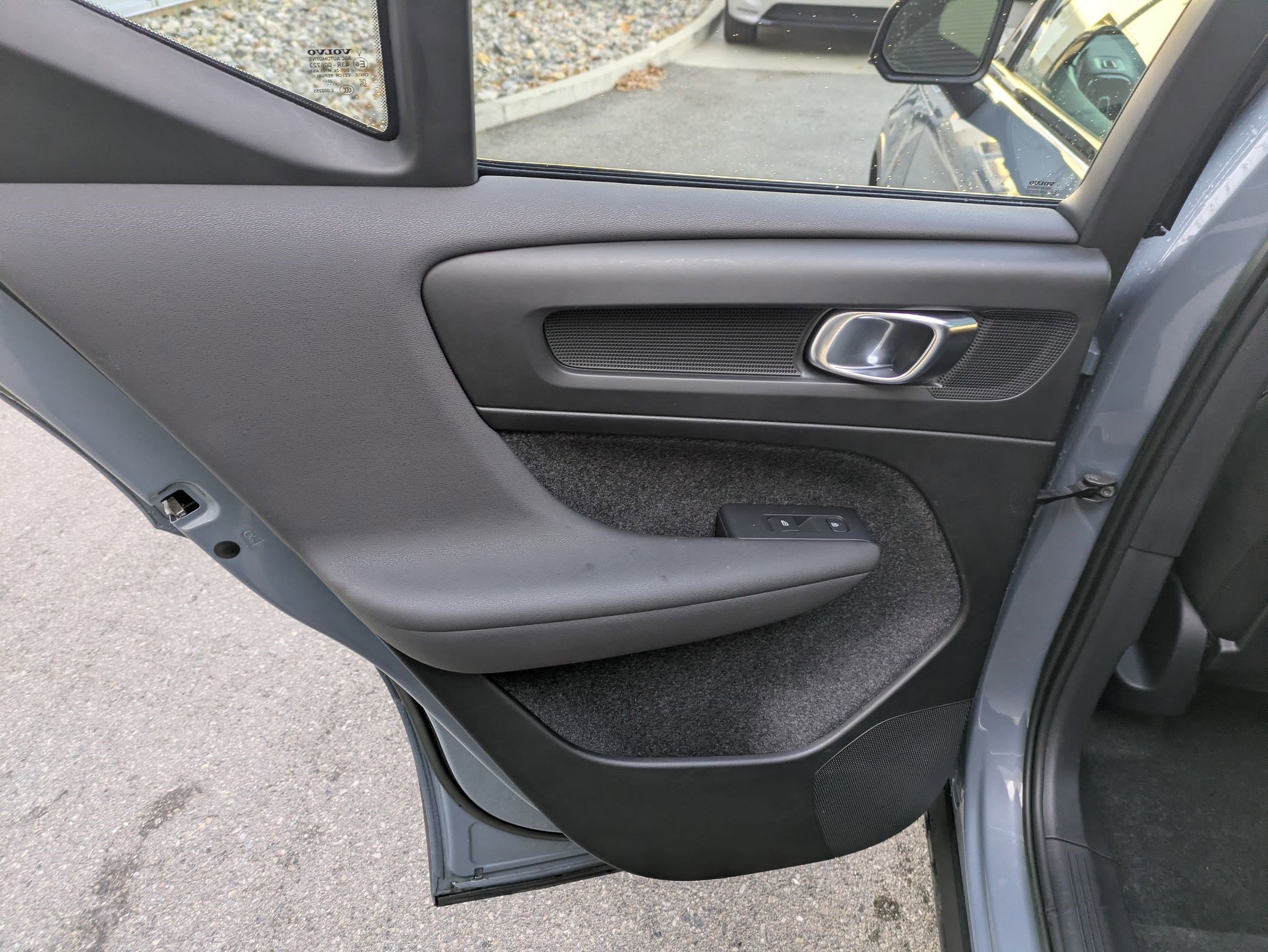 Certified 2023 Volvo XC40 Recharge Plus image 29