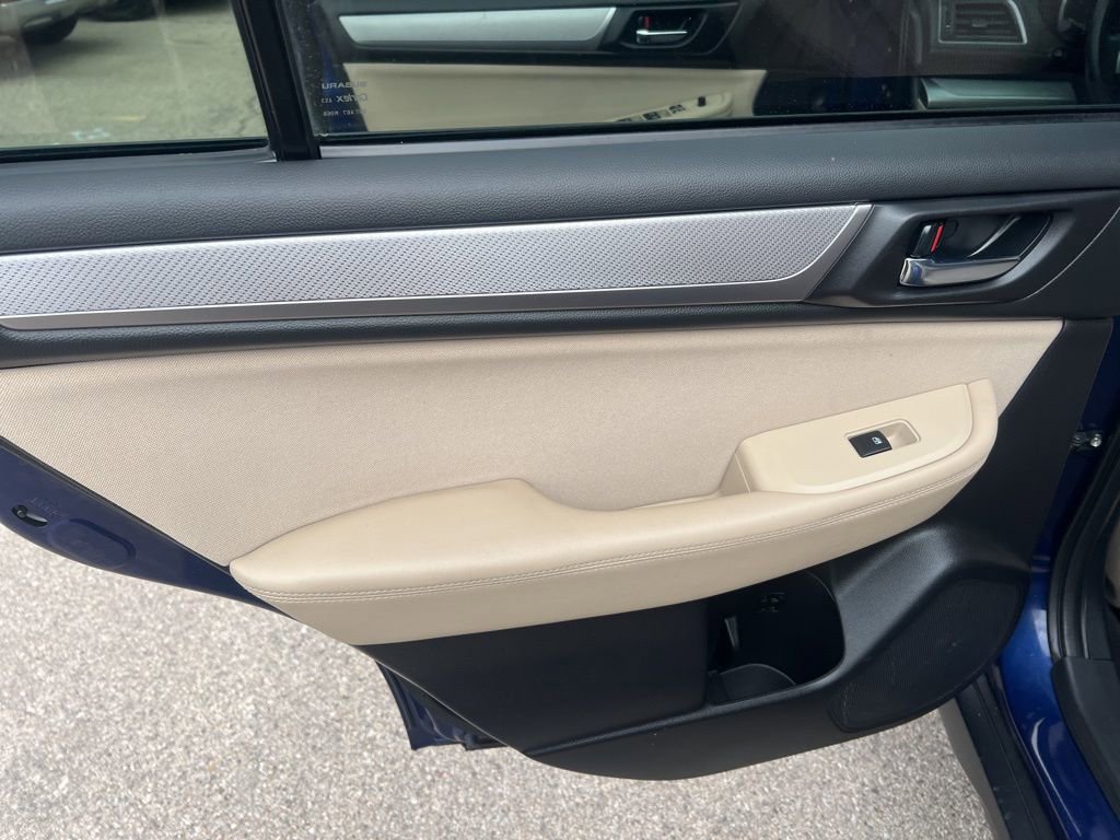 Used 2017 Subaru Outback 2.5i Premium image 12