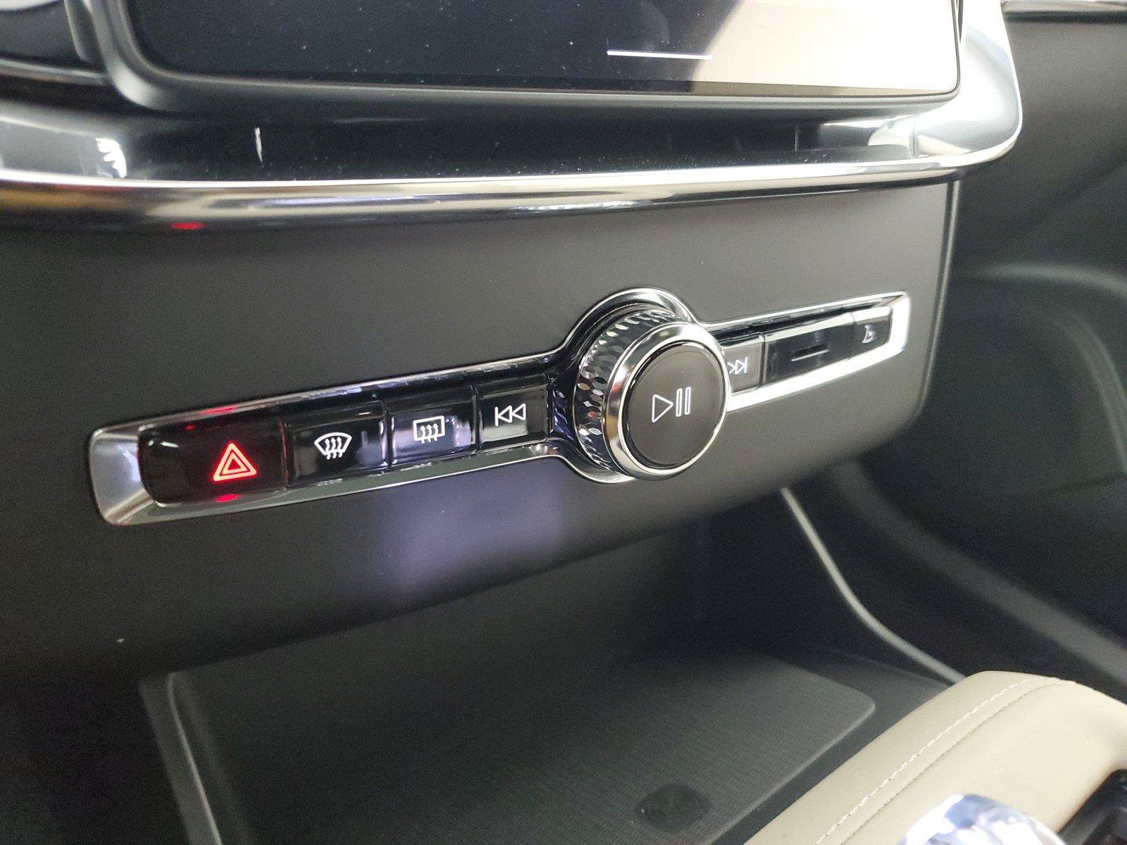 New 2027 Volvo XC90 B6 Ultra AWD/4WD image 30