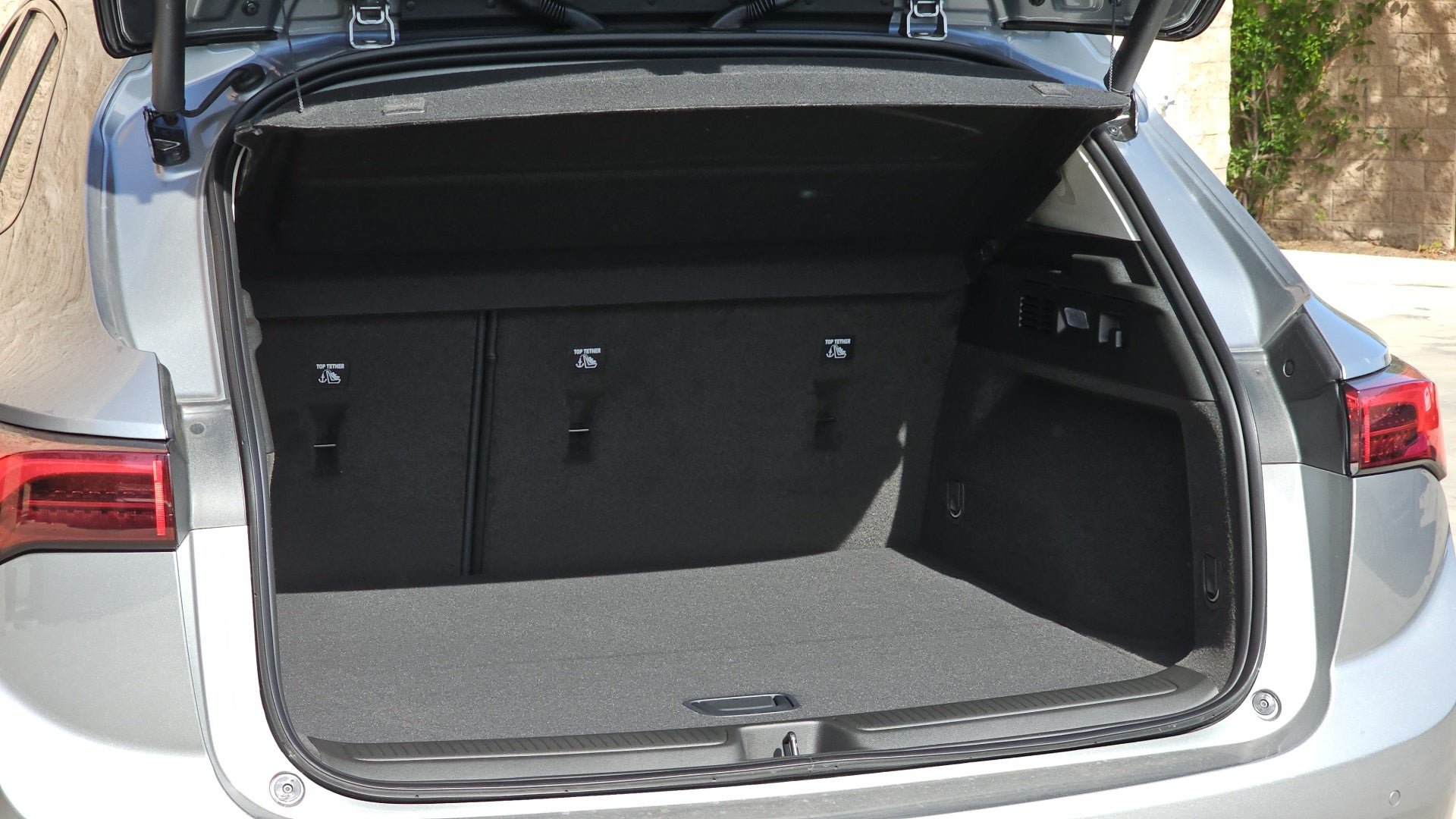 Used 2025 Buick Envision Sport Touring AWD/4WD image 9