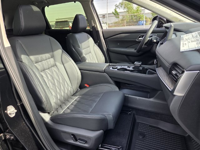 New 2026 Nissan Rogue Platinum w/ Platinum Premium Package AWD/4WD image 13