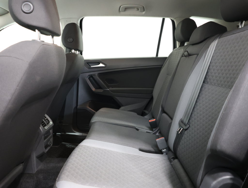 Used 2020 Volkswagen Tiguan S FWD image 25