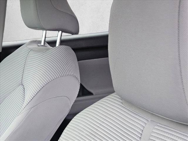 Used 2021 Toyota Highlander L FWD image 13