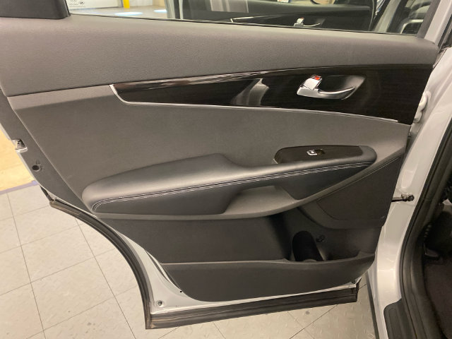 Used 2019 Kia Sorento EX AWD/4WD image 39