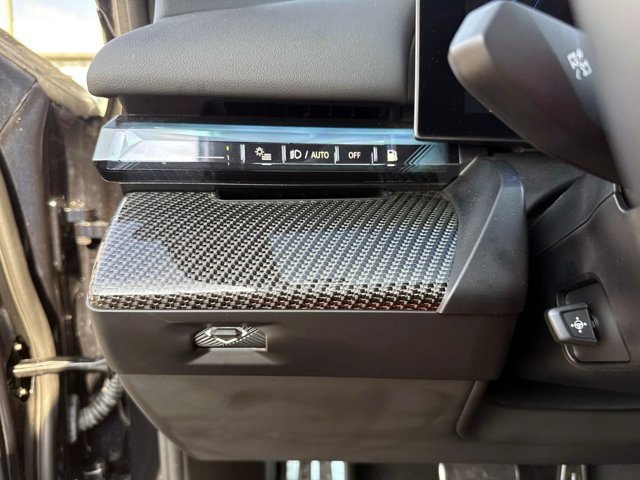 Used 2025 BMW M5 w/ Executive Package AWD/4WD image 35