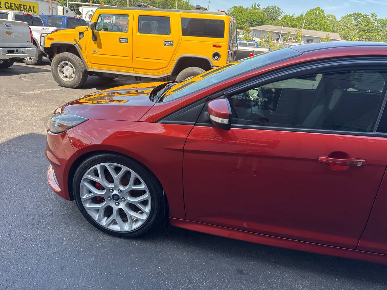 Used 2018 Ford Focus ST FWD image 4