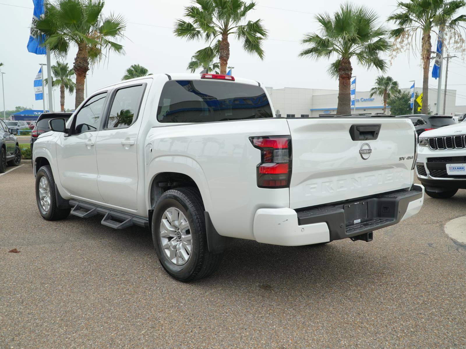 Used 2023 Nissan Frontier SV w/ Technology Package AWD/4WD image 7