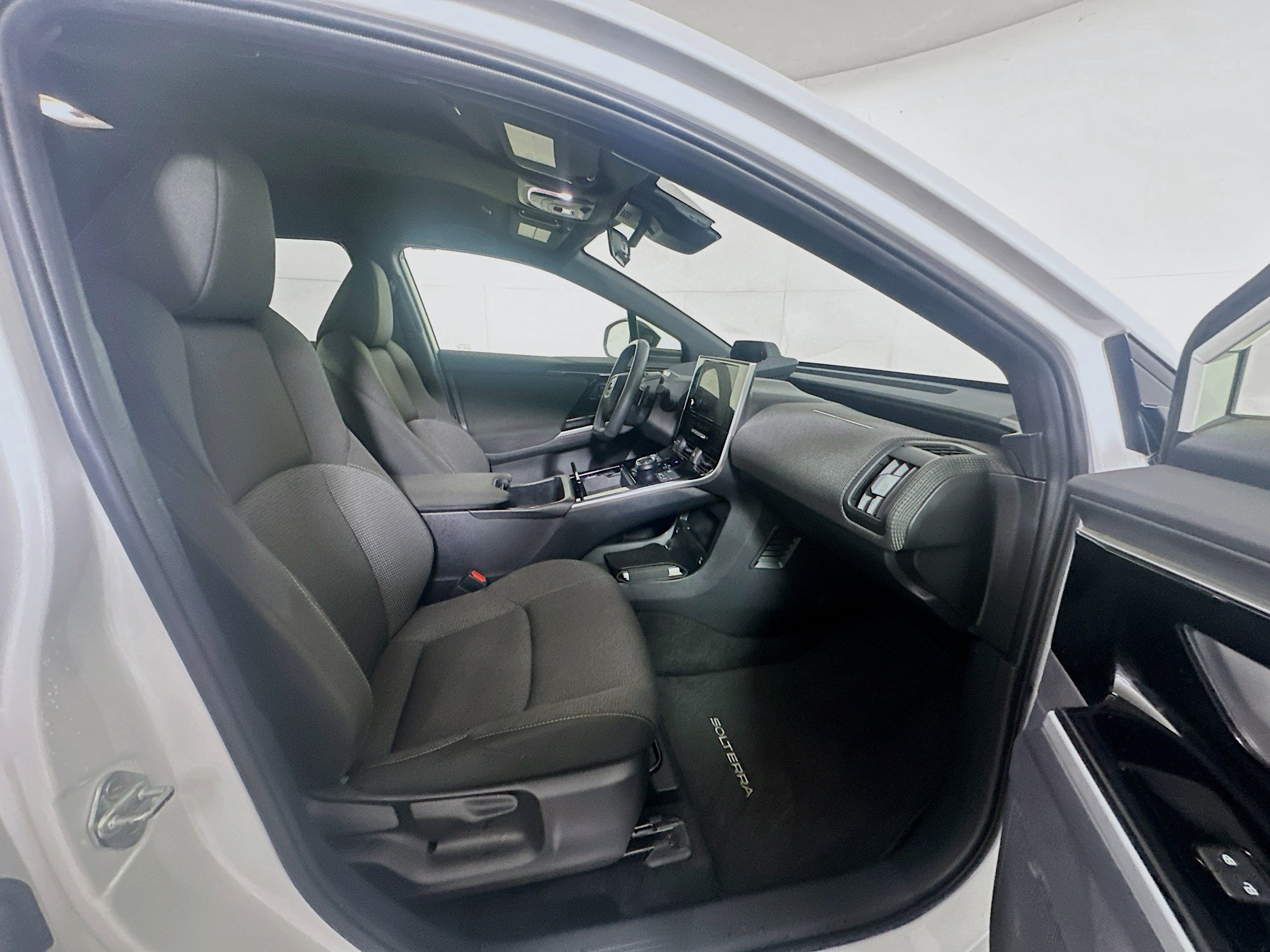 Used 2024 Subaru Solterra AWD/4WD image 30