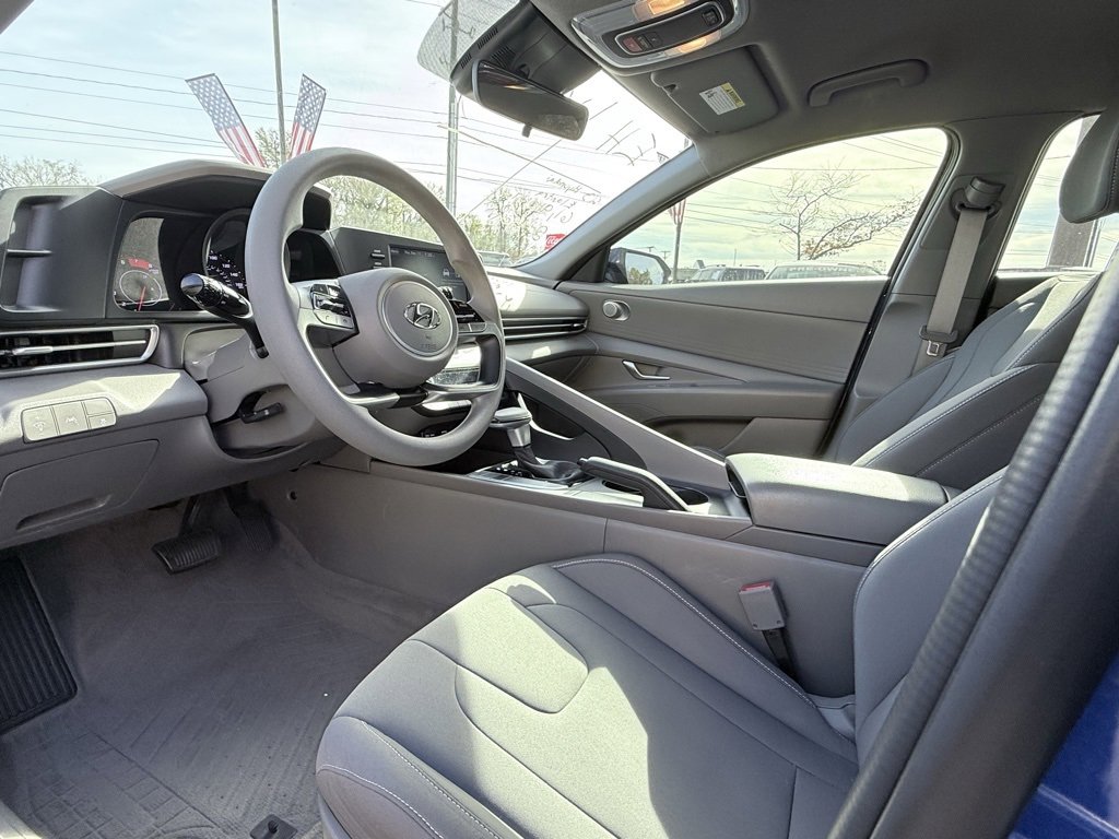 Used 2023 Hyundai Elantra SEL image 9