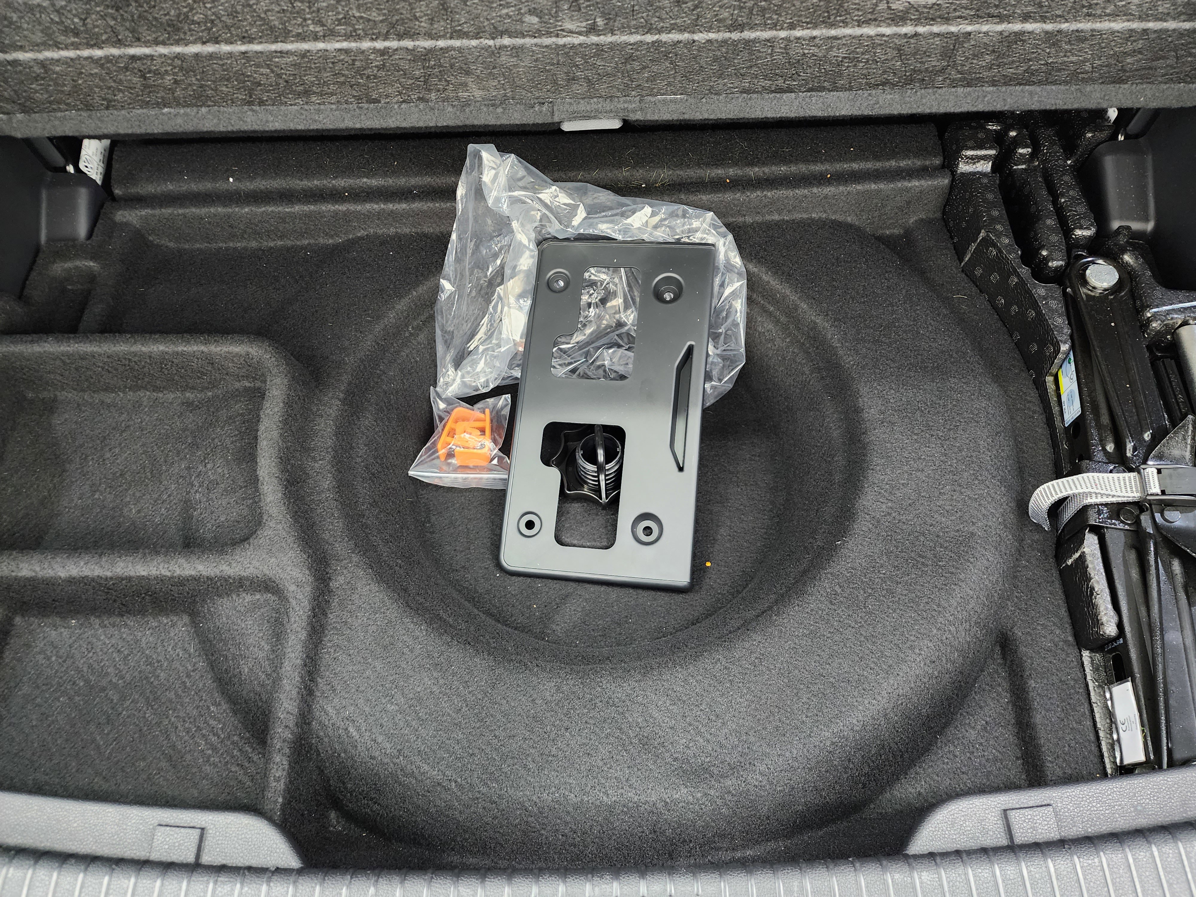 Used 2025 Volkswagen Atlas SE image 29