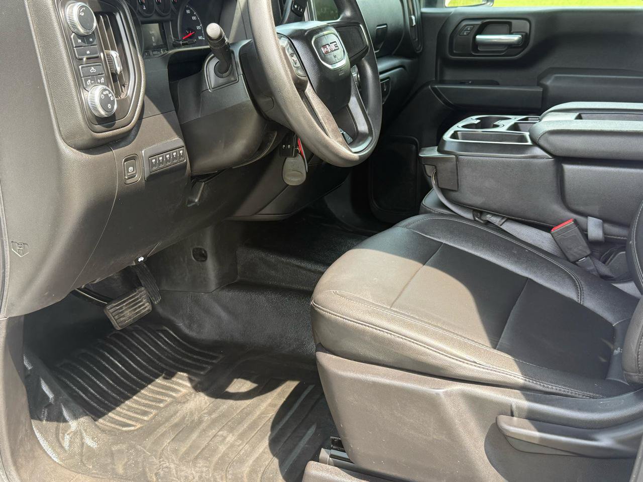Used 2021 GMC Sierra 3500 4x4 Crew Cab w/ Convenience Package image 14