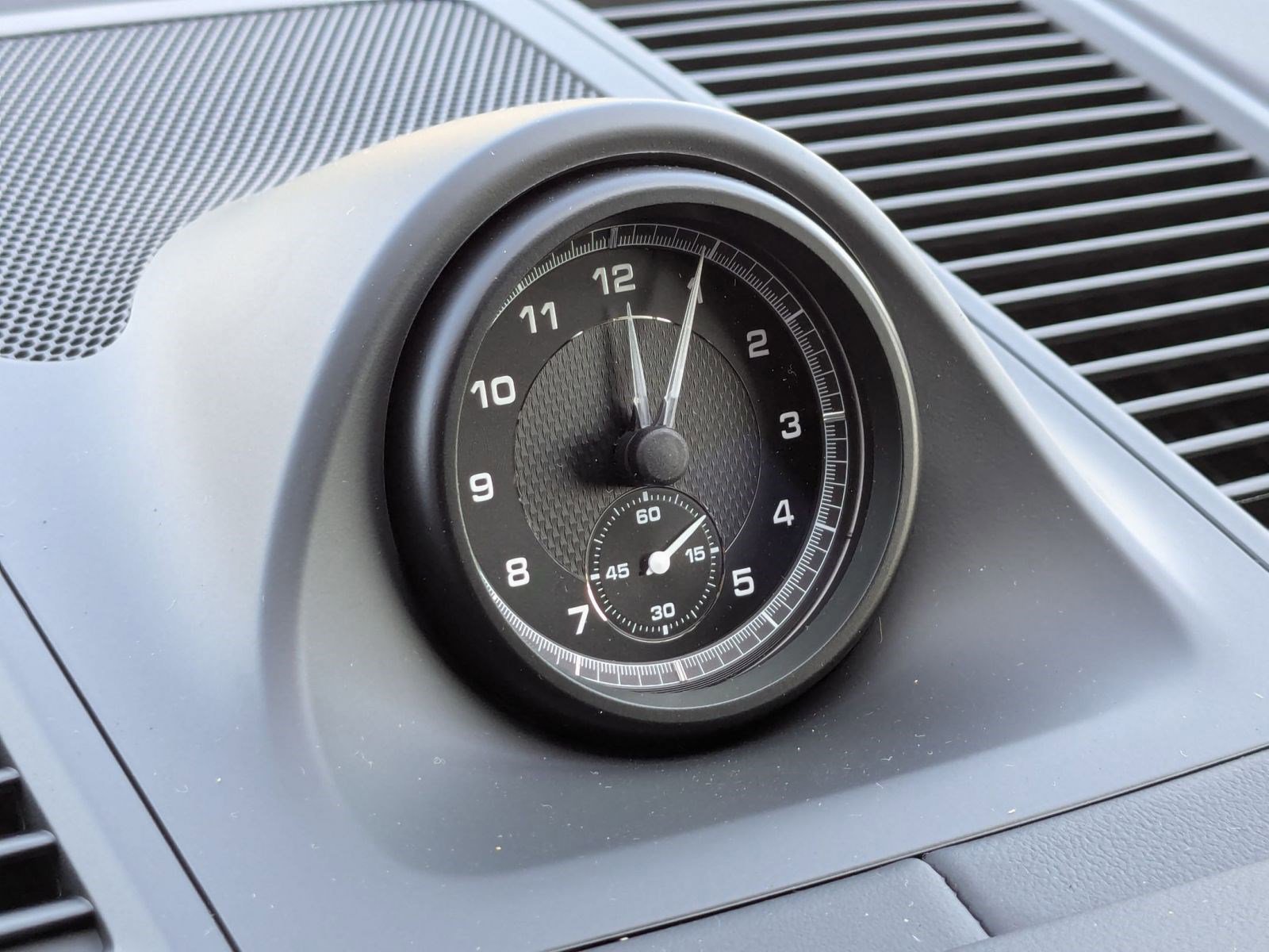 New 2026 Porsche Macan image 21