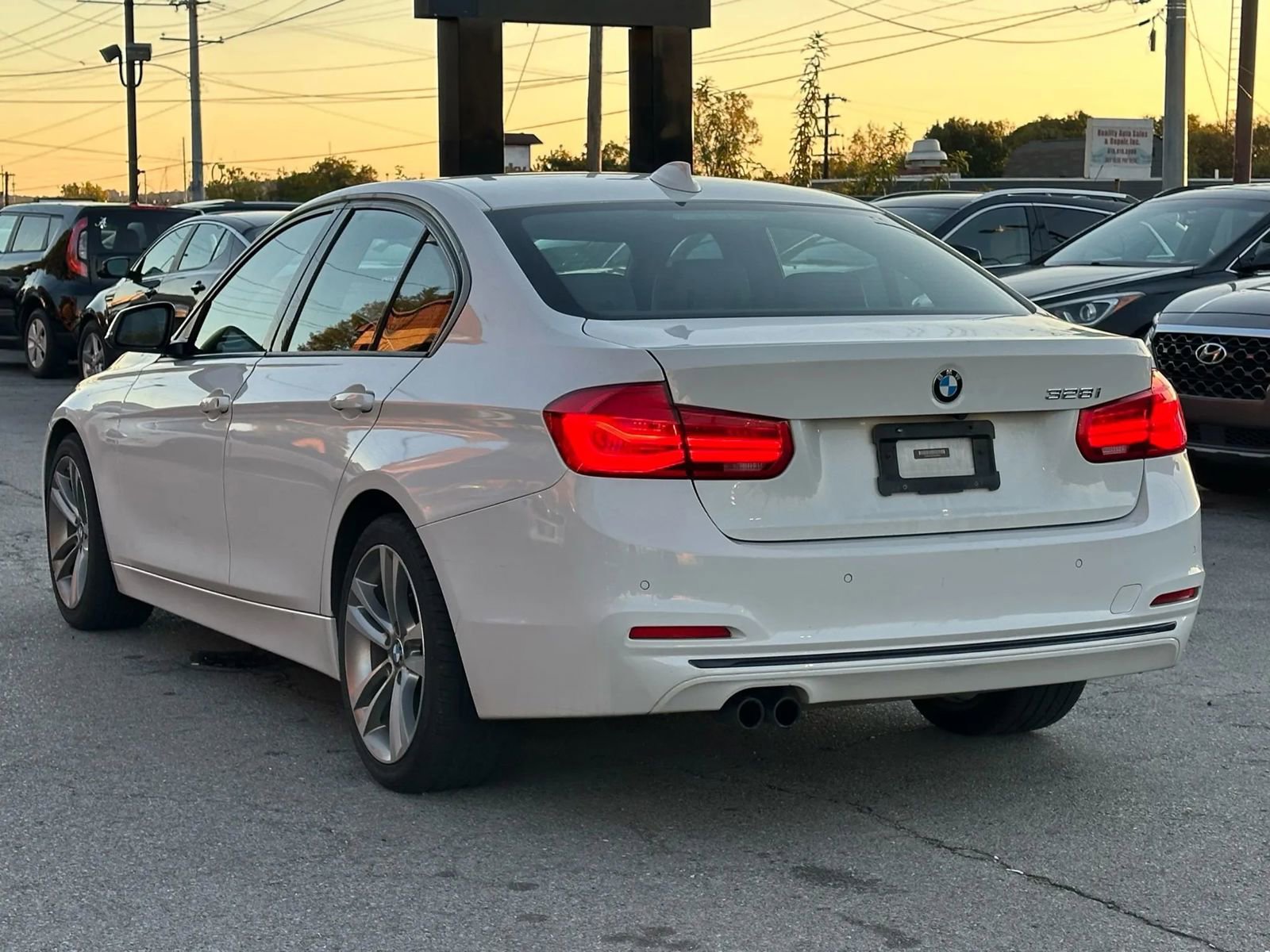 Used 2016 BMW 328i Sedan RWD image 5