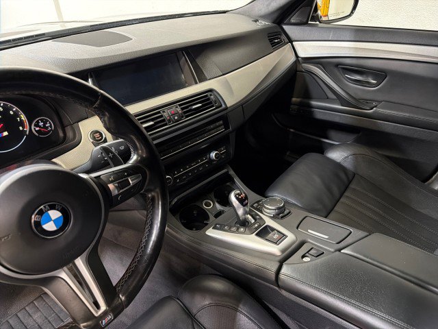 Used 2015 BMW M5 image 19