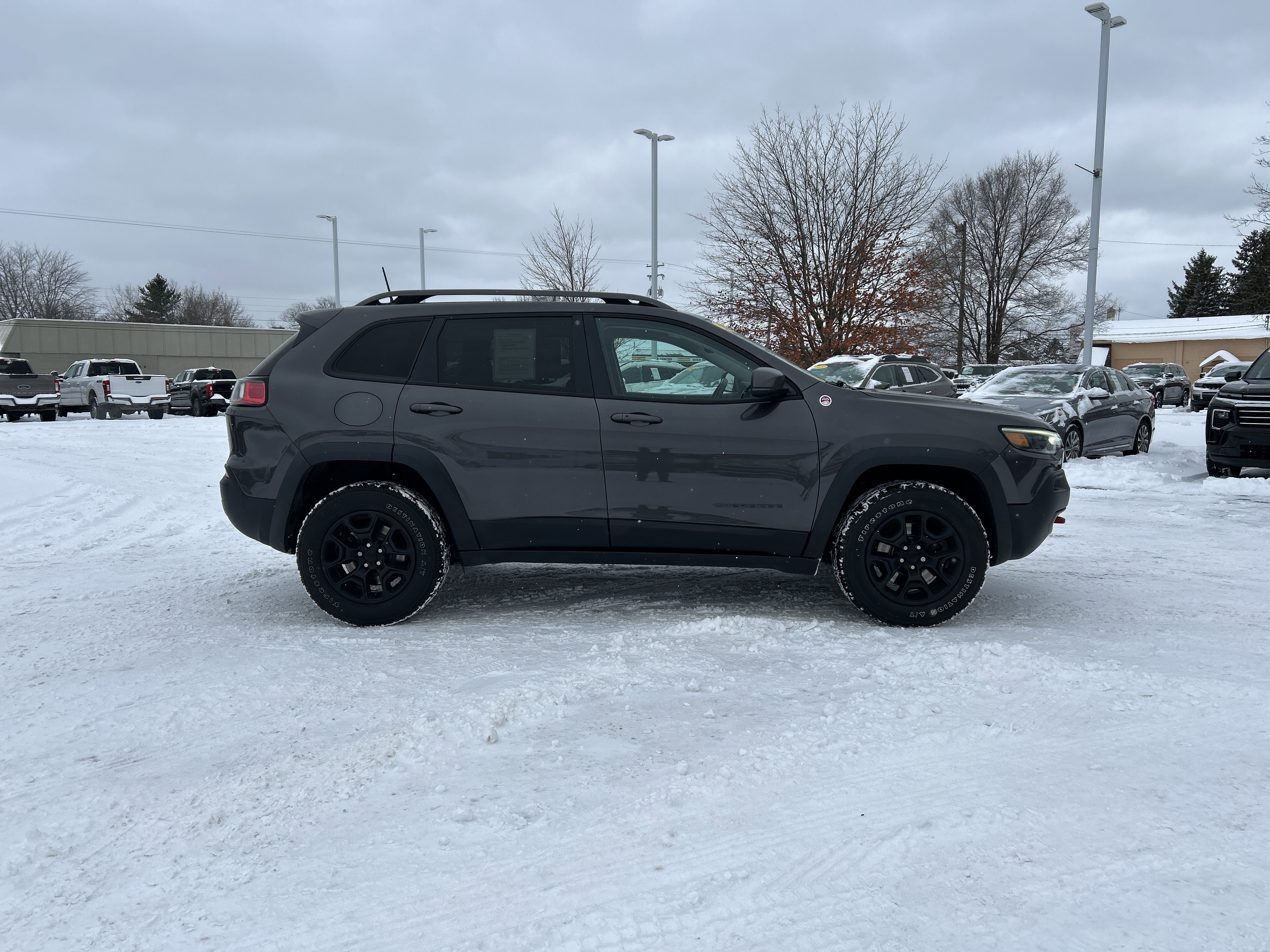 Used 2020 Jeep Cherokee Trailhawk w/ Comfort & Convenience Group image 2