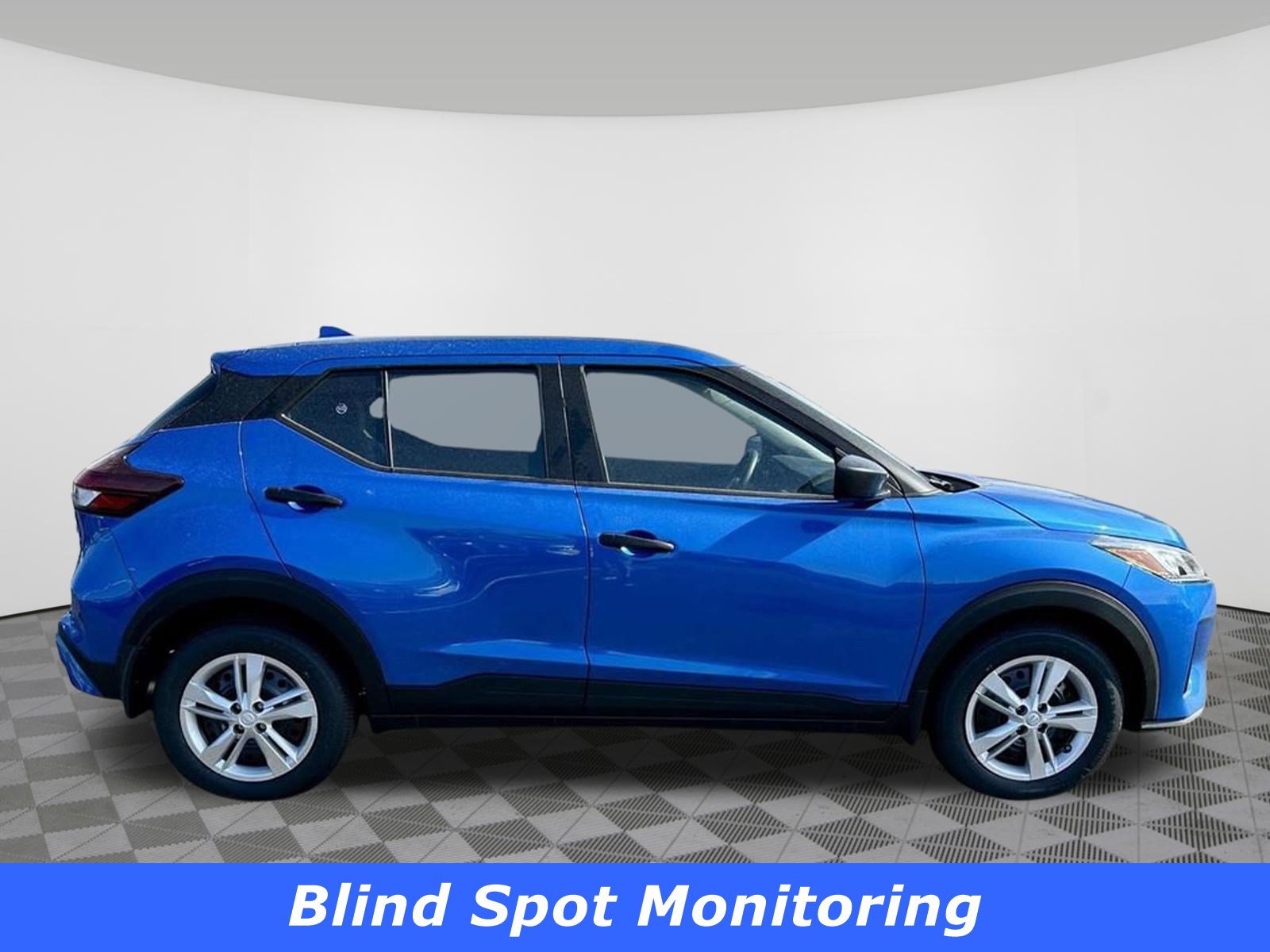 Certified 2025 Nissan Kicks Play S FWD image 3