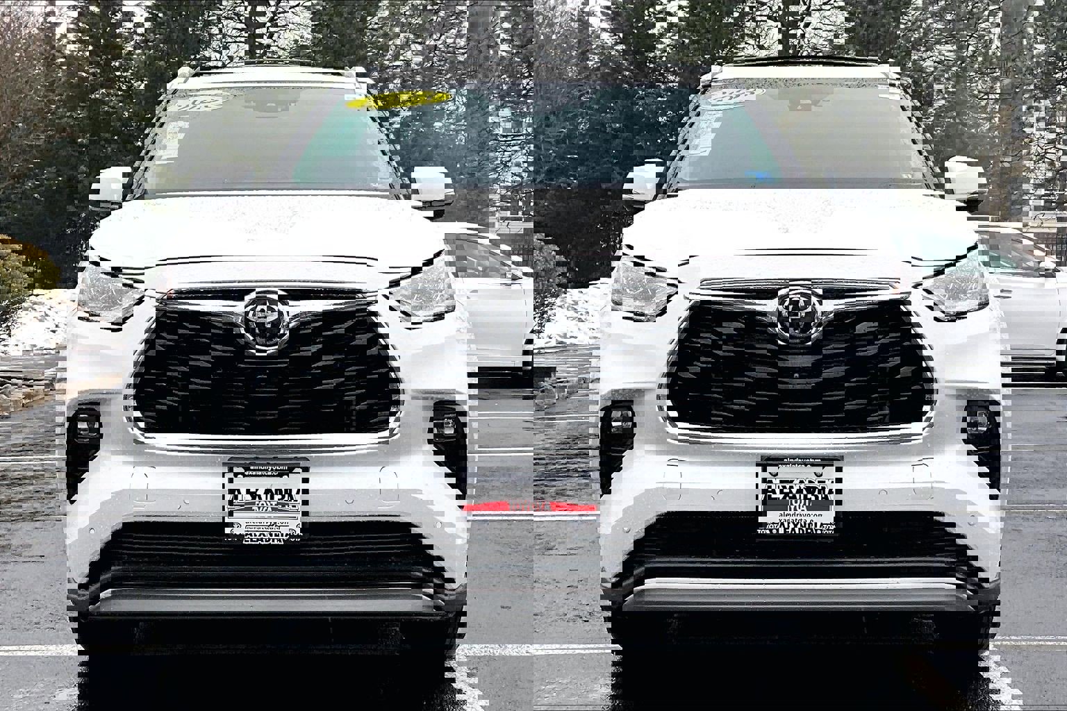 Used 2023 Toyota Highlander Platinum image 3