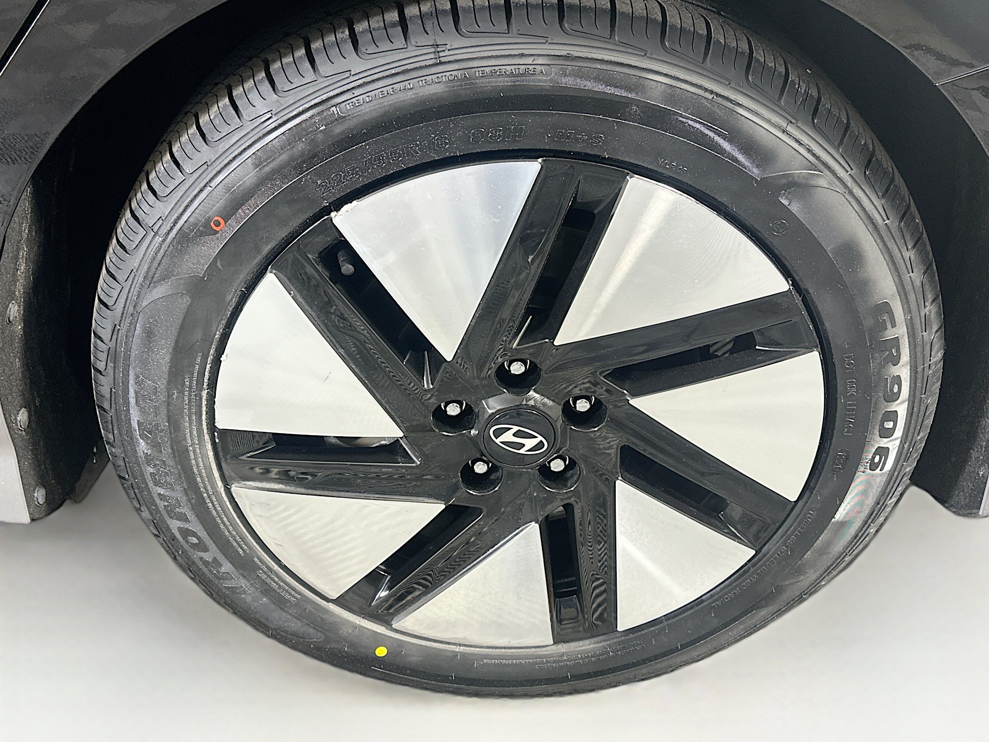 Used 2024 Hyundai Ioniq 6 SE RWD image 11