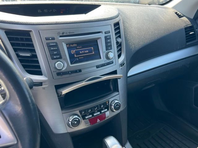 Used 2014 Subaru Outback 2.5i Premium w/ Accessory Value Package (OYZ) AWD/4WD image 22