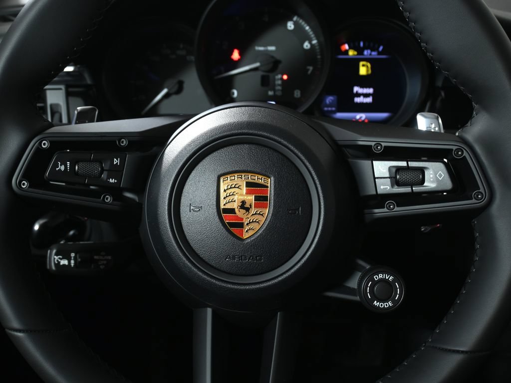Used 2026 Porsche Macan AWD/4WD image 18