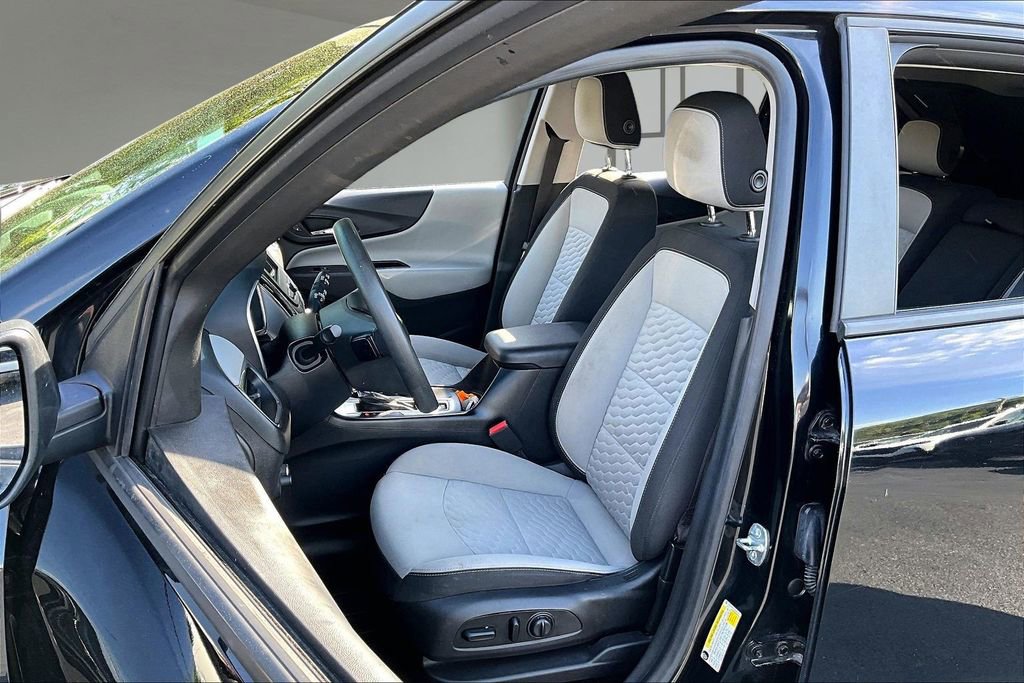 Used 2020 Chevrolet Equinox LS w/ LS Convenience Package FWD image 25