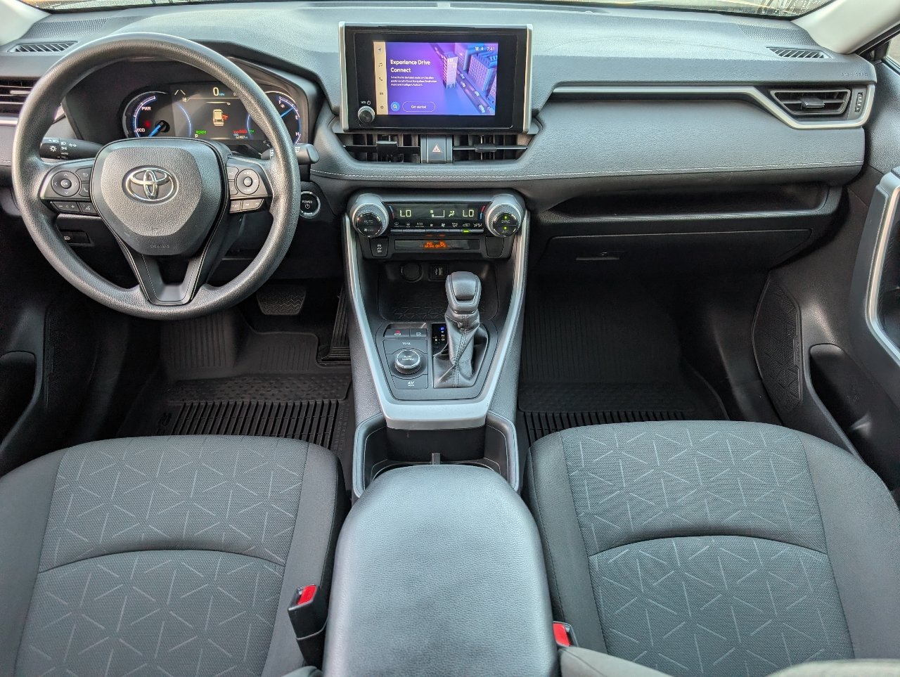 Used 2024 Toyota RAV4 XLE AWD/4WD image 4