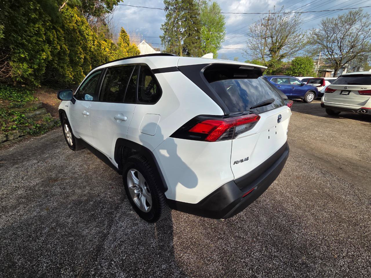 Used 2021 Toyota RAV4 LE AWD/4WD image 6