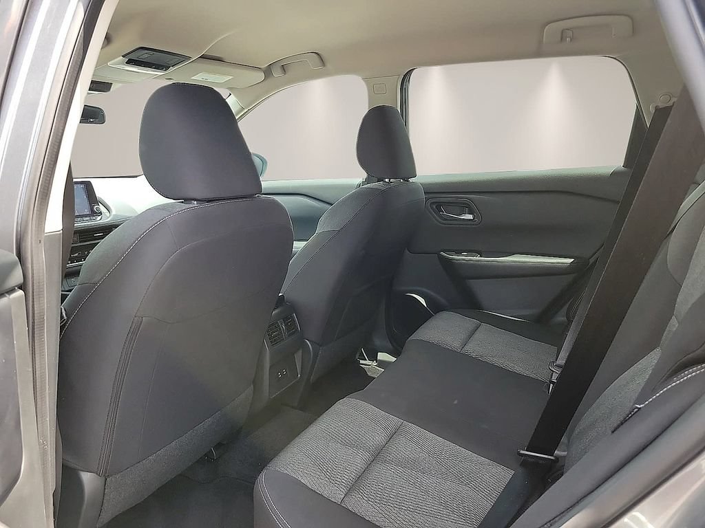 Used 2025 Nissan Rogue SV AWD/4WD image 8