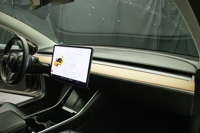 Used 2019 Tesla Model 3 Mid Range image 16