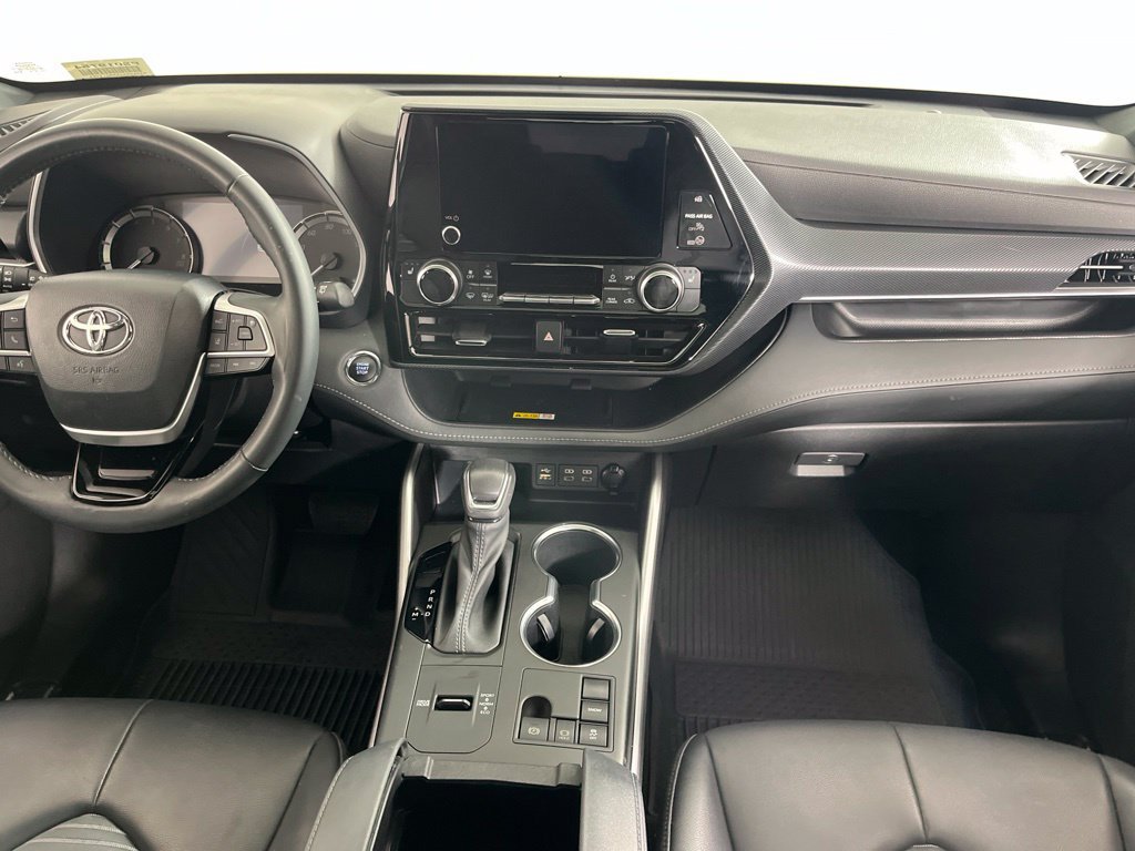 Used 2023 Toyota Highlander XSE FWD image 21