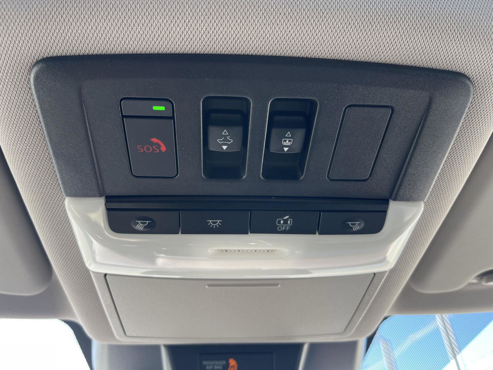 Used 2023 Nissan Rogue SL w/ SL Premium Package image 22