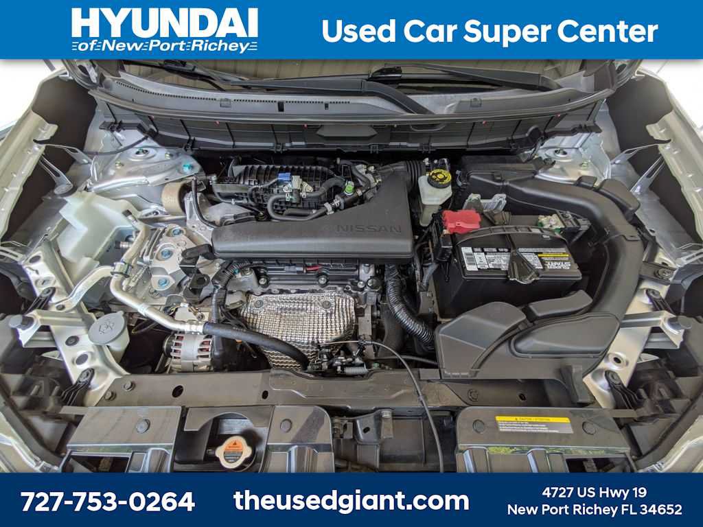 Used 2018 Nissan Rogue SV w/ Premium Package FWD image 15