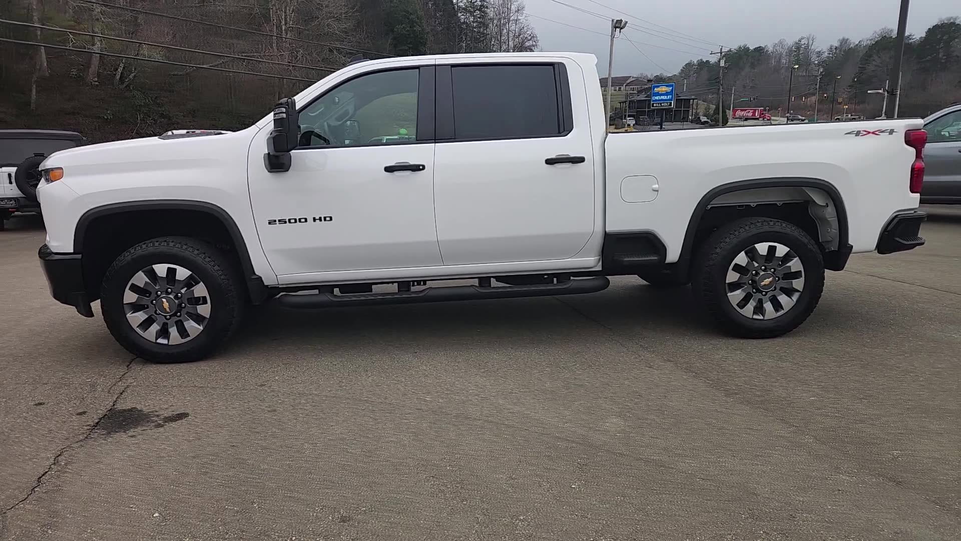 Used 2023 Chevrolet Silverado 2500 Custom w/ Custom Value Package image 6