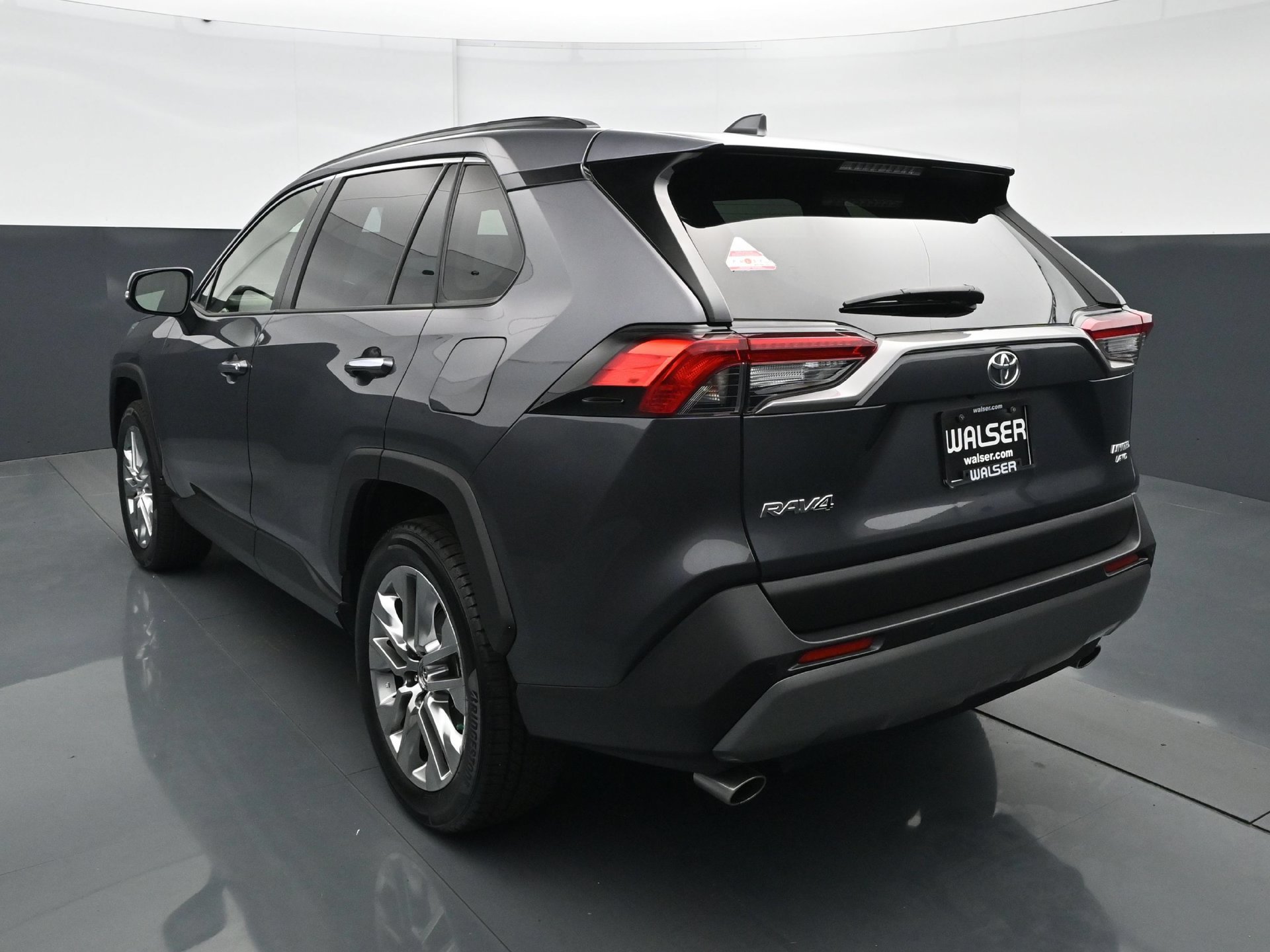 Used 2019 Toyota RAV4 Limited w/ Cold Weather Package AWD/4WD image 4