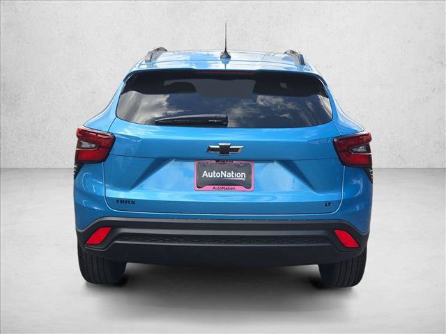 New 2026 Chevrolet Trax LT w/ Midnight Edition FWD image 8