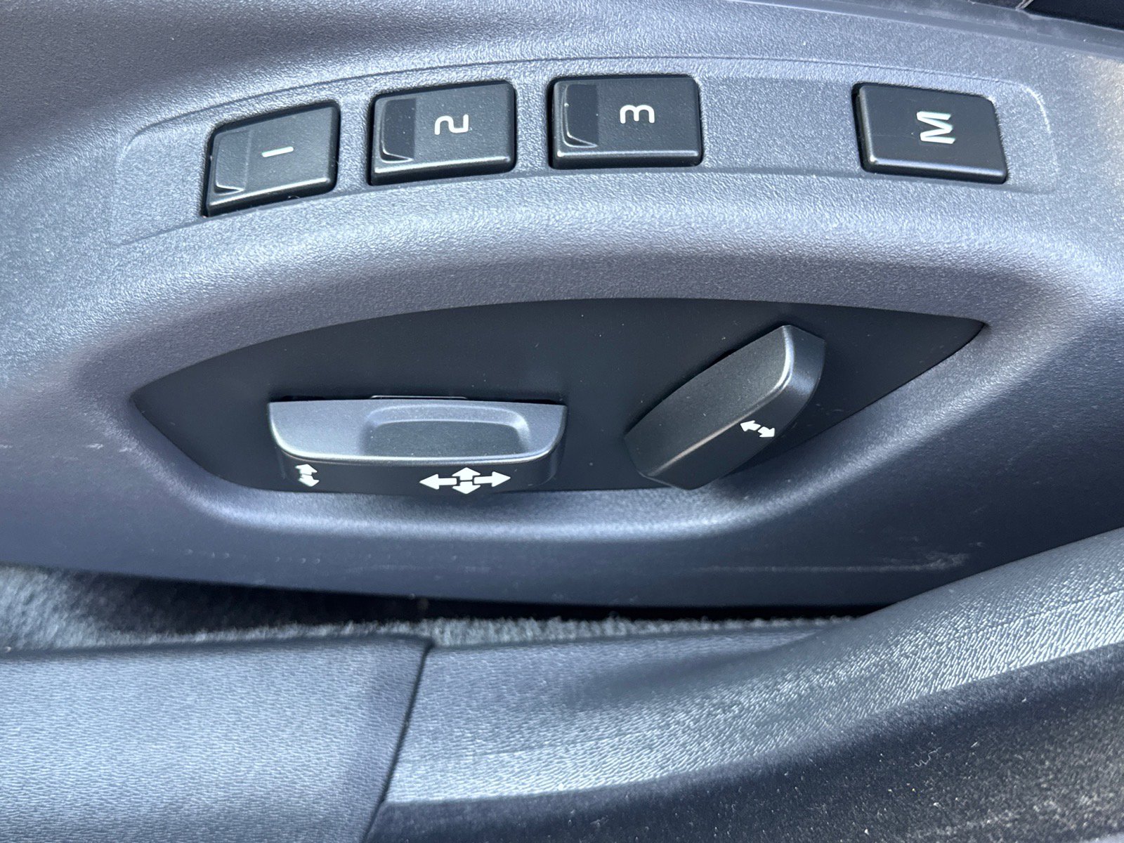 Used 2015 Volvo S80 T5 image 8
