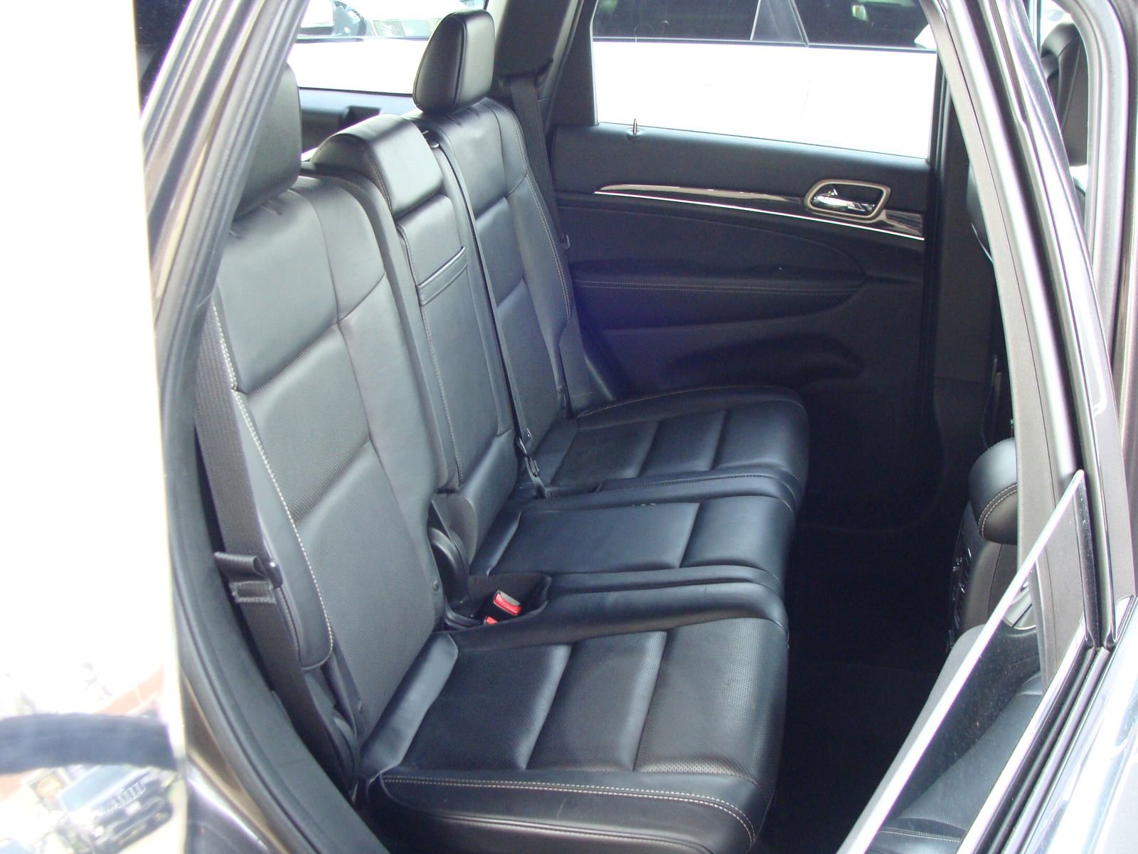 Used 2014 Jeep Grand Cherokee Overland image 11