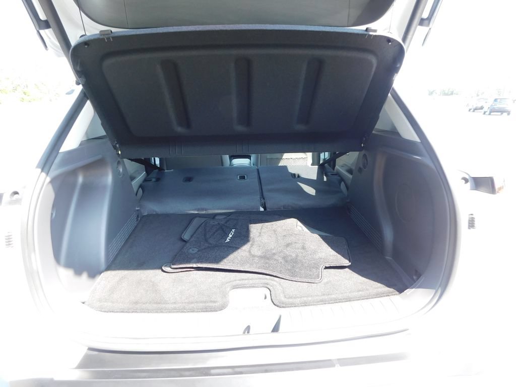 Used 2025 Hyundai Kona Limited AWD/4WD image 24
