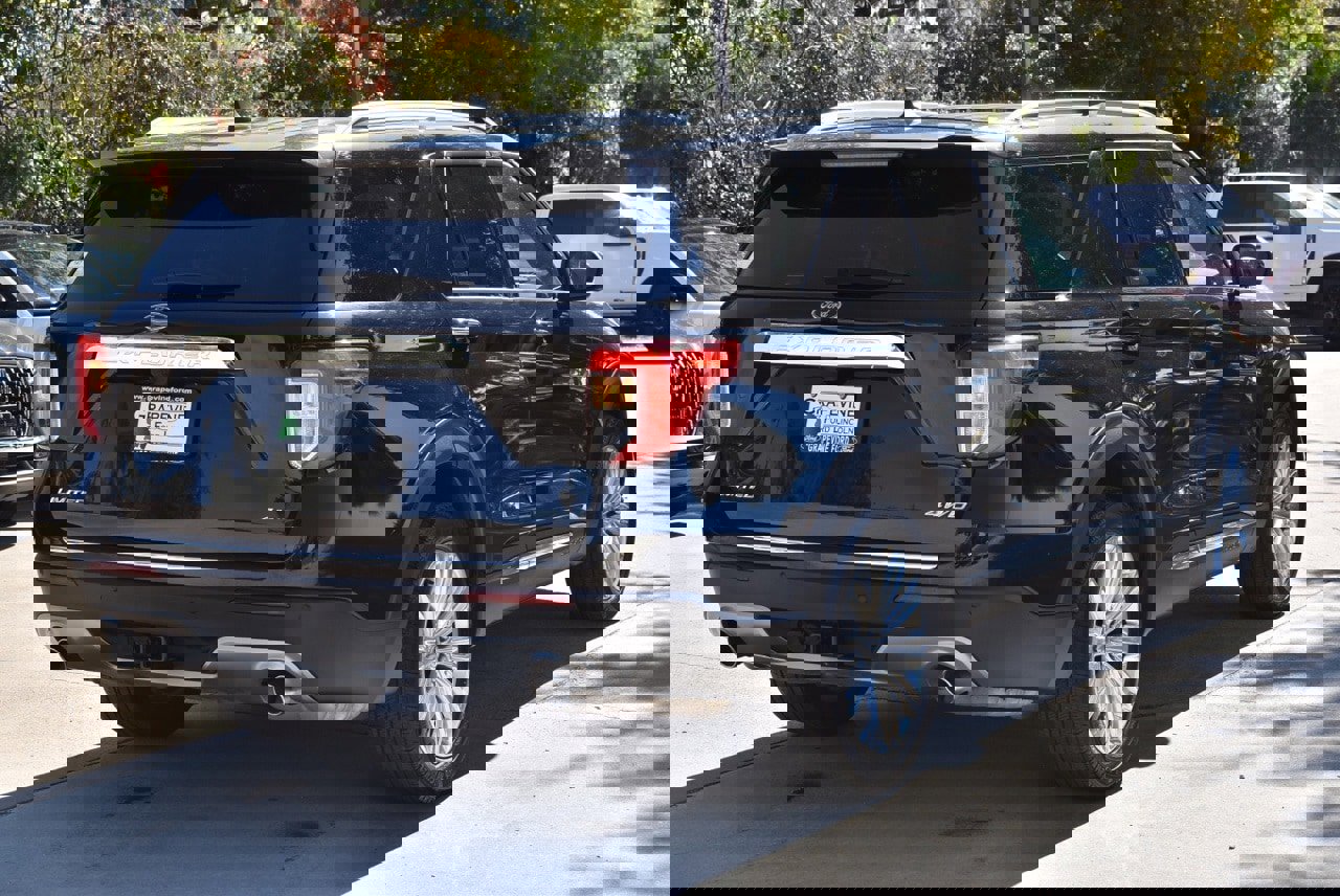 Used 2022 Ford Explorer Limited w/ Limited Technology Package image 8