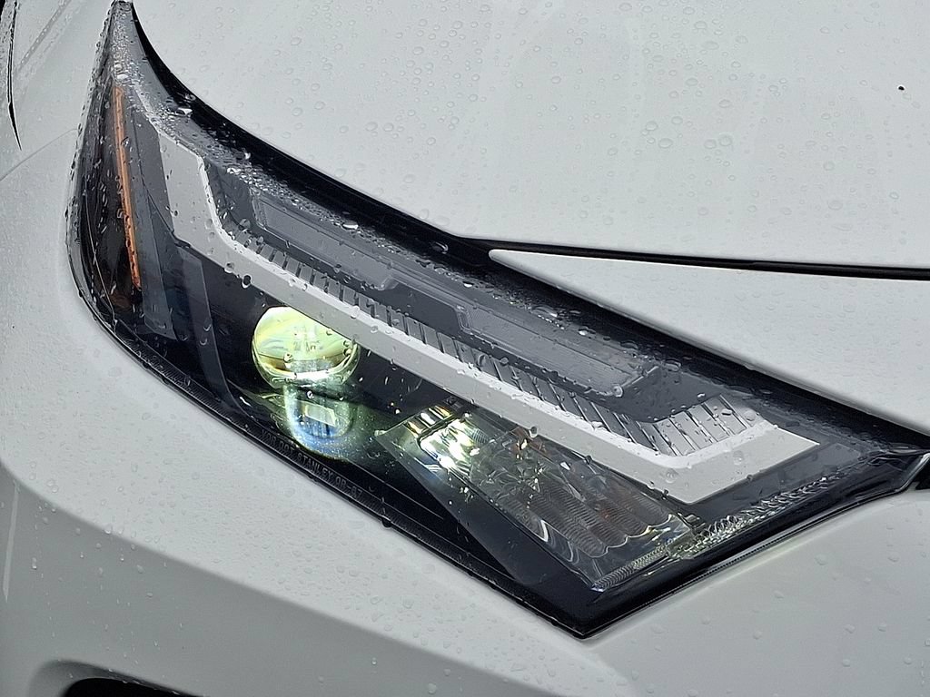 Certified 2023 Toyota RAV4 LE AWD/4WD image 9