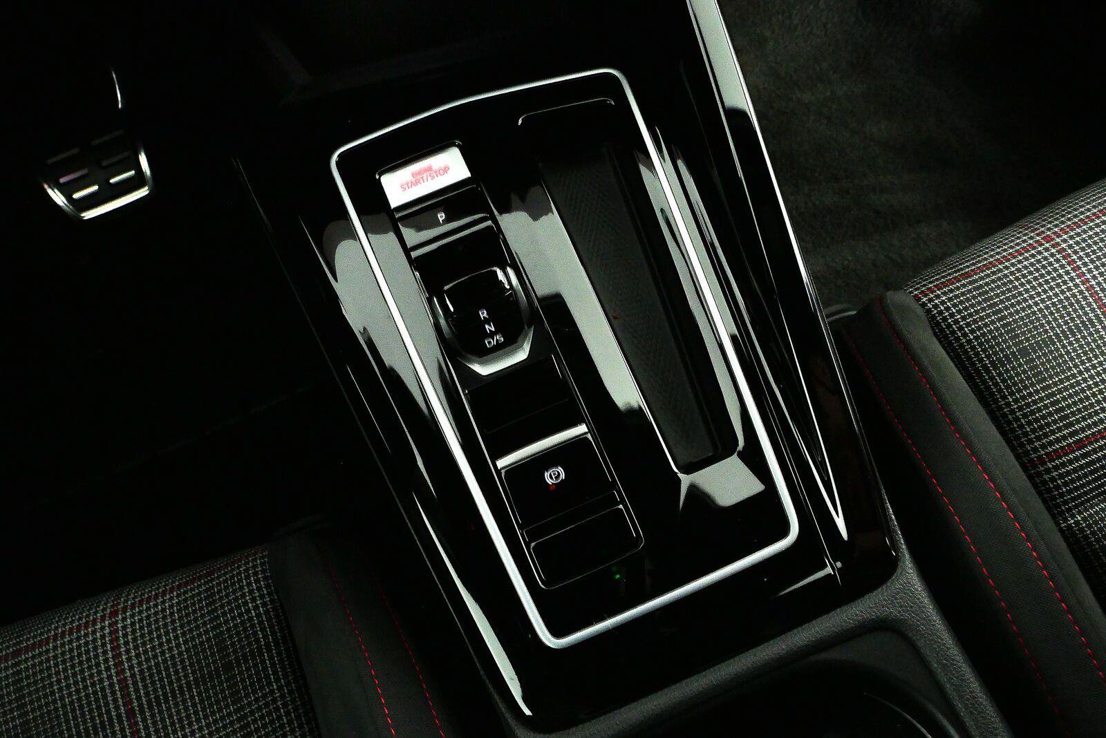 Certified 2026 Volkswagen GTI S FWD image 17