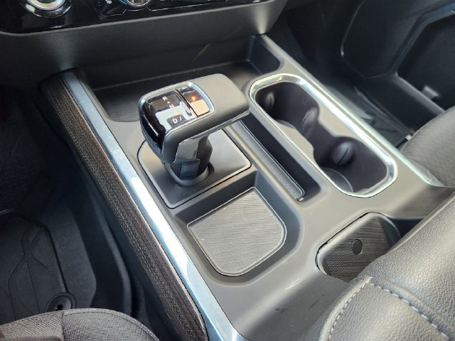 Used 2024 Chevrolet Silverado 1500 RST w/ Z71 Off-Road Package AWD/4WD image 23