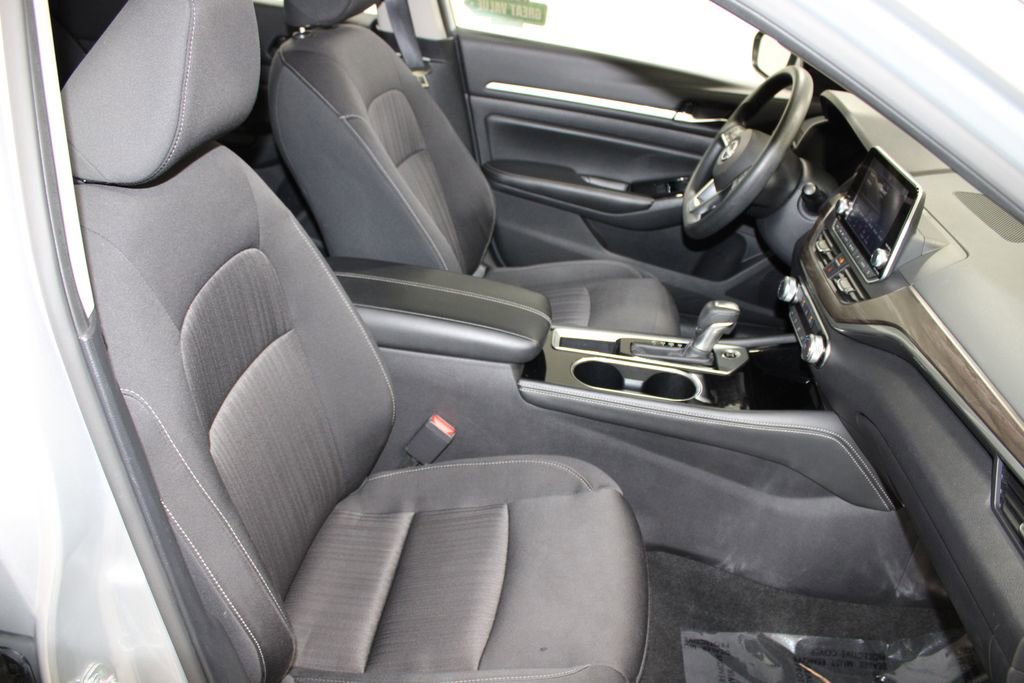Used 2023 Nissan Altima 2.5 SV image 24